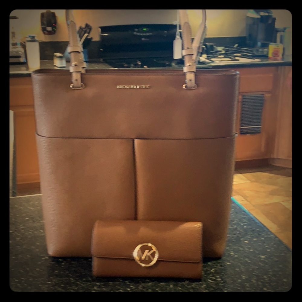 Purse and wallet